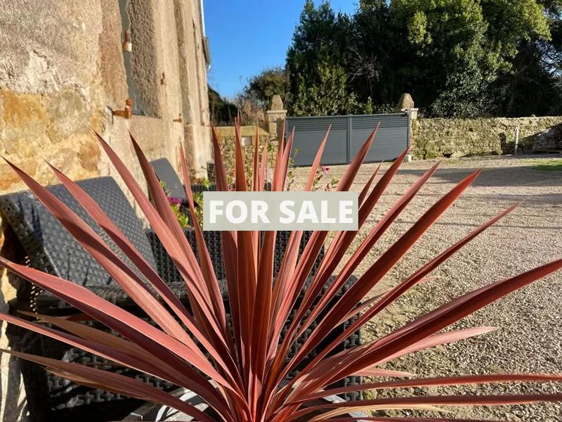 Traditional House with Garden Close to the Coast