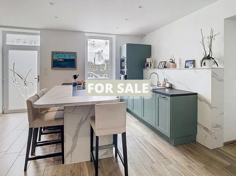 Traditional House with Garden Close to the Coast