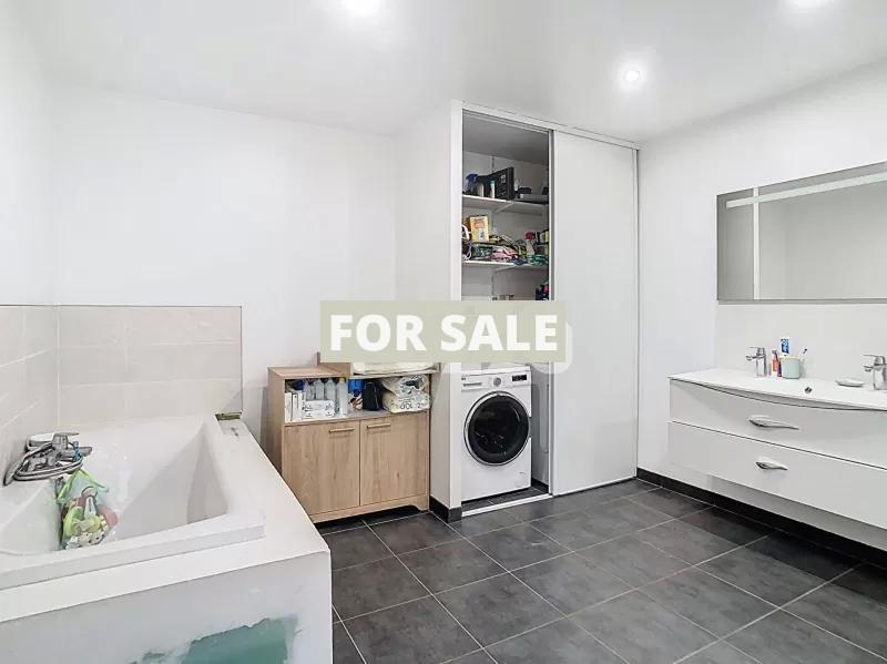 Traditional House with Garden Close to the Coast