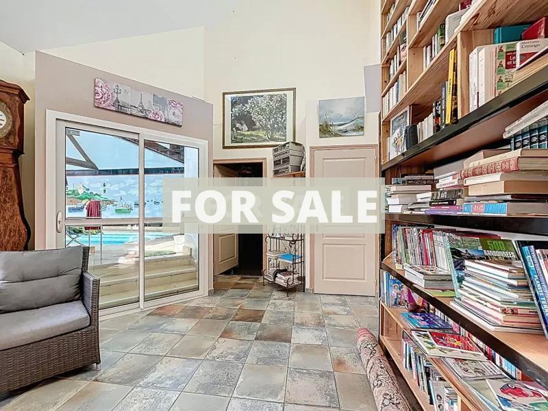 Detached House with Garden by the Coast