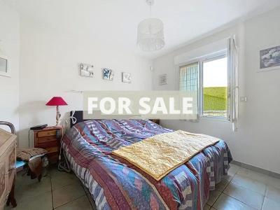 Detached House with Garden by the Coast