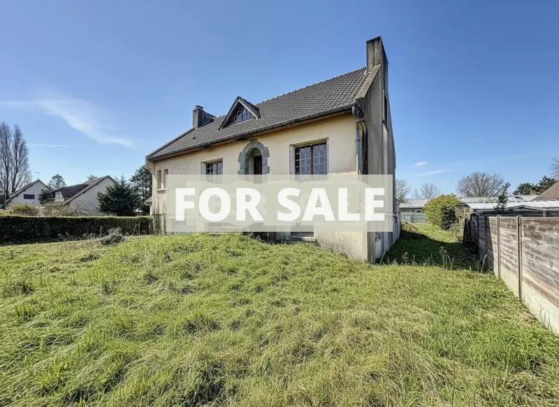 Detached House with Garden by the Coast