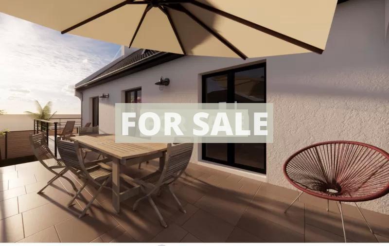 Detached House with Garden by the Coast