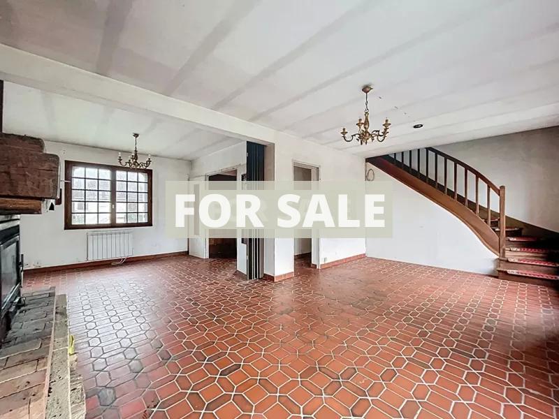 Detached House with Garden by the Coast