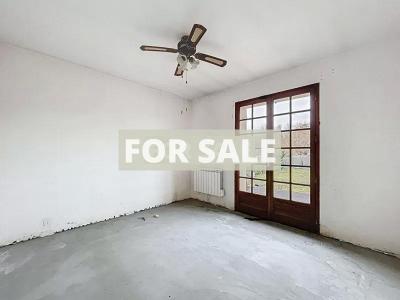 Detached House with Garden by the Coast