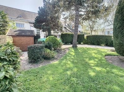 Detached House with Garden by the Coast