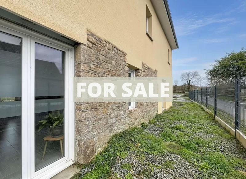 Detached House with Garden by the Coast