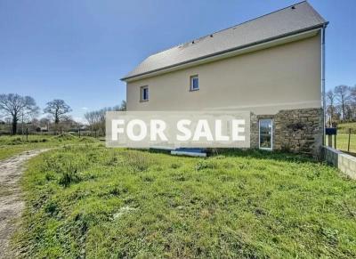 Detached House with Garden by the Coast
