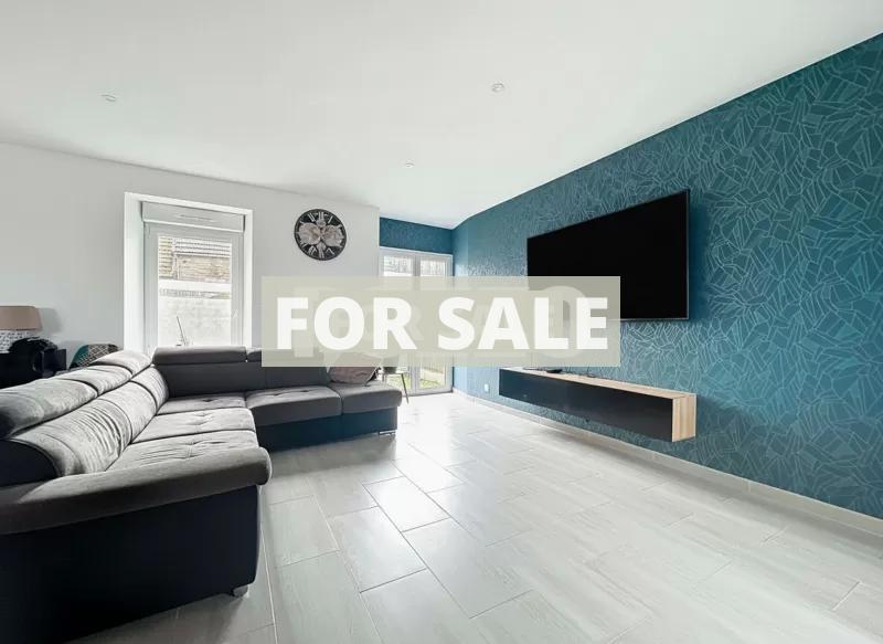 Detached House with Garden by the Coast