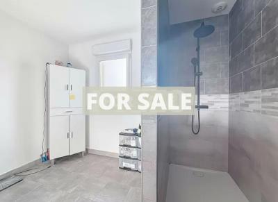 Detached House with Garden by the Coast