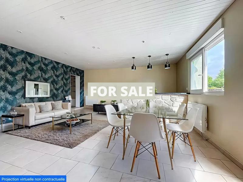 House with Outbuildings 5 minutes from the Coast