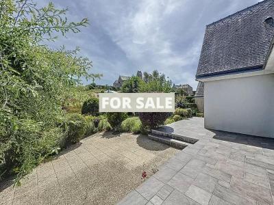 Detached Country House with Outbuilding