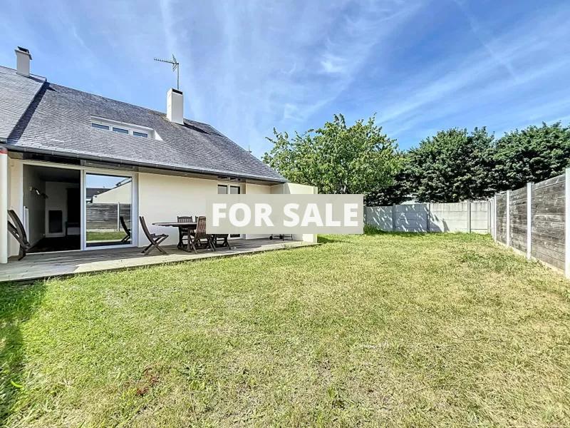 Detached House and Garden in Coastal Resort