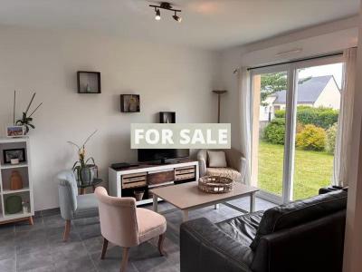 Modern Detached House with Garden