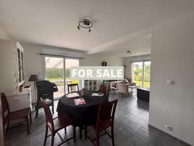 Modern Detached House with Garden