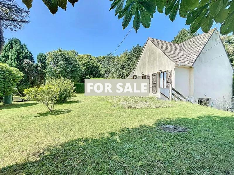 Detached House with Garden by the Coast