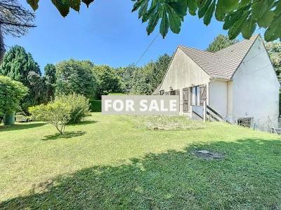 Detached House with Garden by the Coast