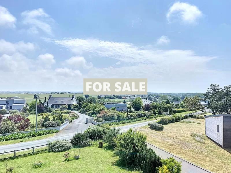 Imposing Detached House with Open Sea View