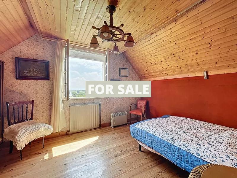 Imposing Detached House with Open Sea View