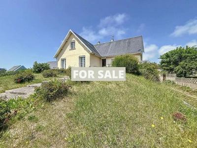 Imposing Detached House with Open Sea View