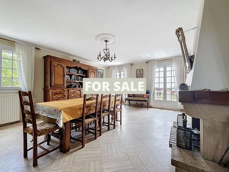 Imposing Detached House with Open Sea View