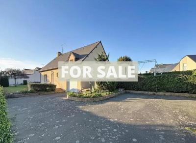 Detached House with Garden