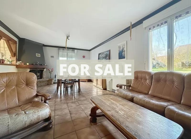 Detached House with Garden