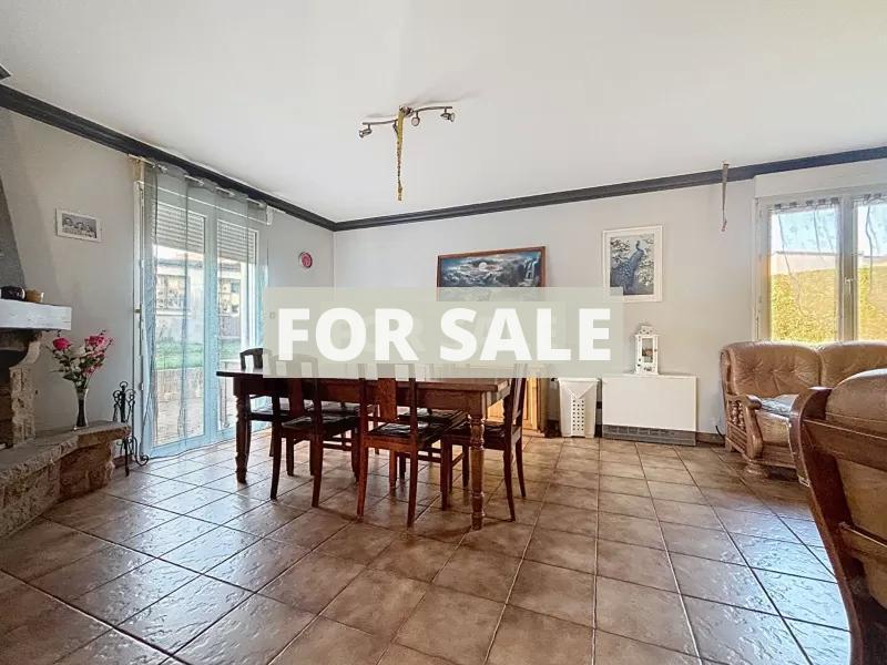 Detached House with Garden