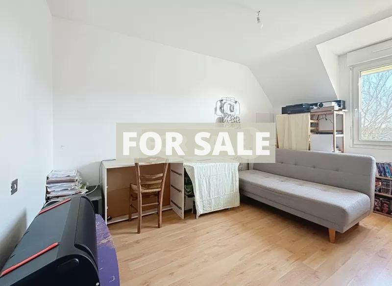 Detached House with Garden