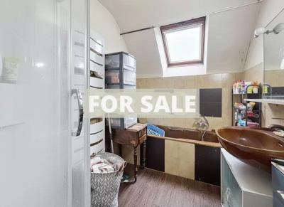 Detached House with Garden