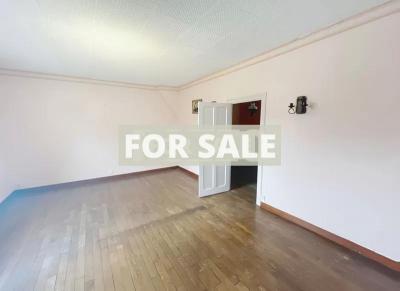 Town House with Neat Garden