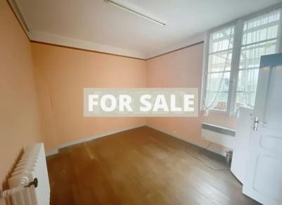 Town House with Neat Garden