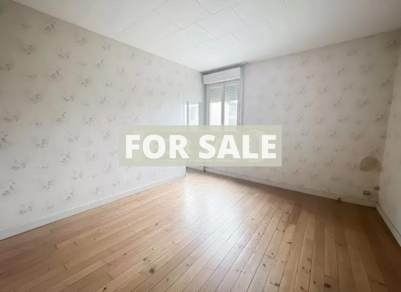 Town House with Neat Garden