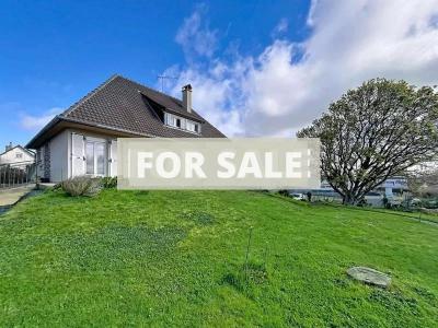 Detached House with Landscaped Garden