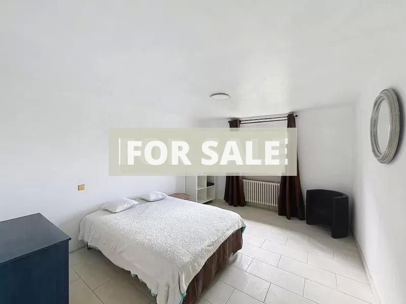 Detached House with Landscaped Garden