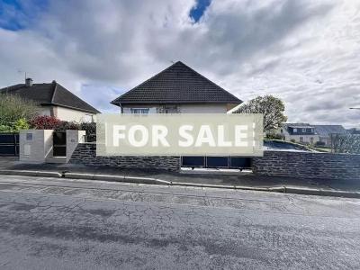 Detached House with Landscaped Garden