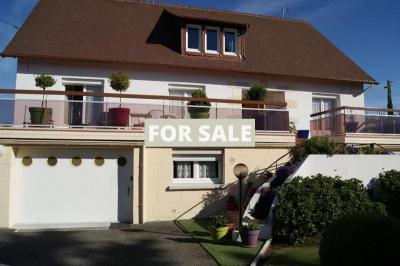 Detached House with Garden by the Coast