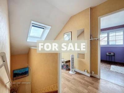 Traditional House with Garden