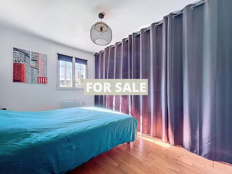 Detached House with Pool by the Coast