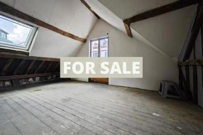 Building Including Apartment in Great Coastal Resort Location