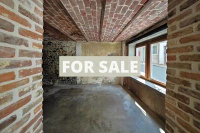 Building Including Apartment in Great Coastal Resort Location