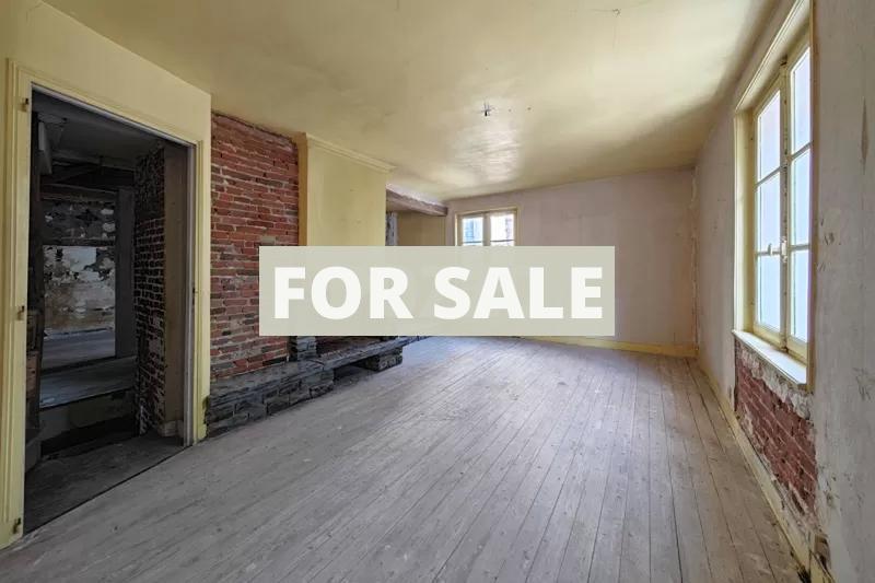 Building Including Apartment in Great Coastal Resort Location