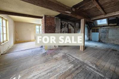 Building Including Apartment in Great Coastal Resort Location
