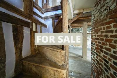 Building Including Apartment in Great Coastal Resort Location