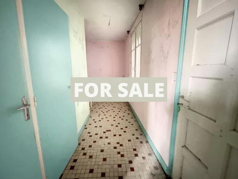 Habitble Coastal House to Renovate