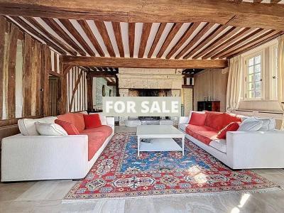 Detached Country House with Swimming Pool