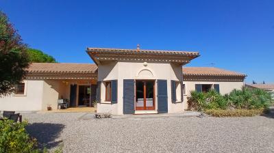 Detached Villa With Swimming Pool