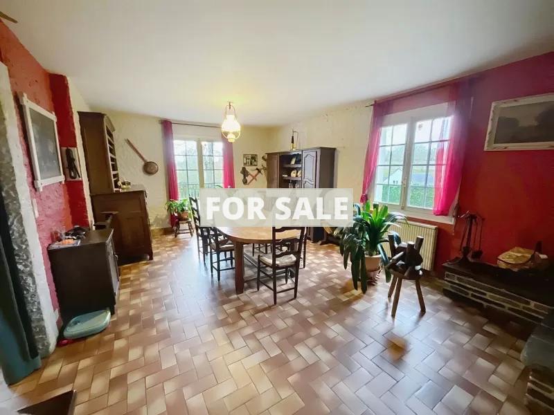 Detached House with Garden in Lovely Location