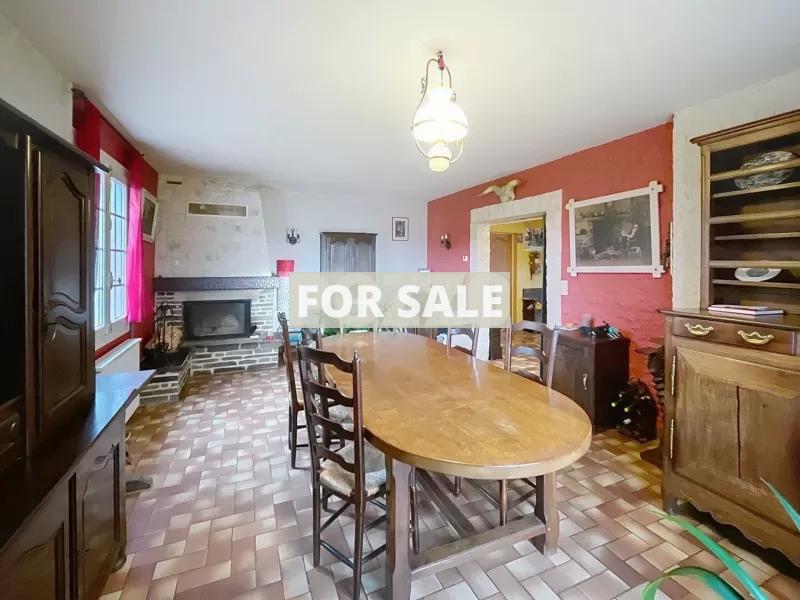 Detached House with Garden in Lovely Location