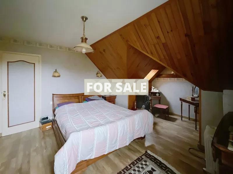 Detached House with Garden in Lovely Location